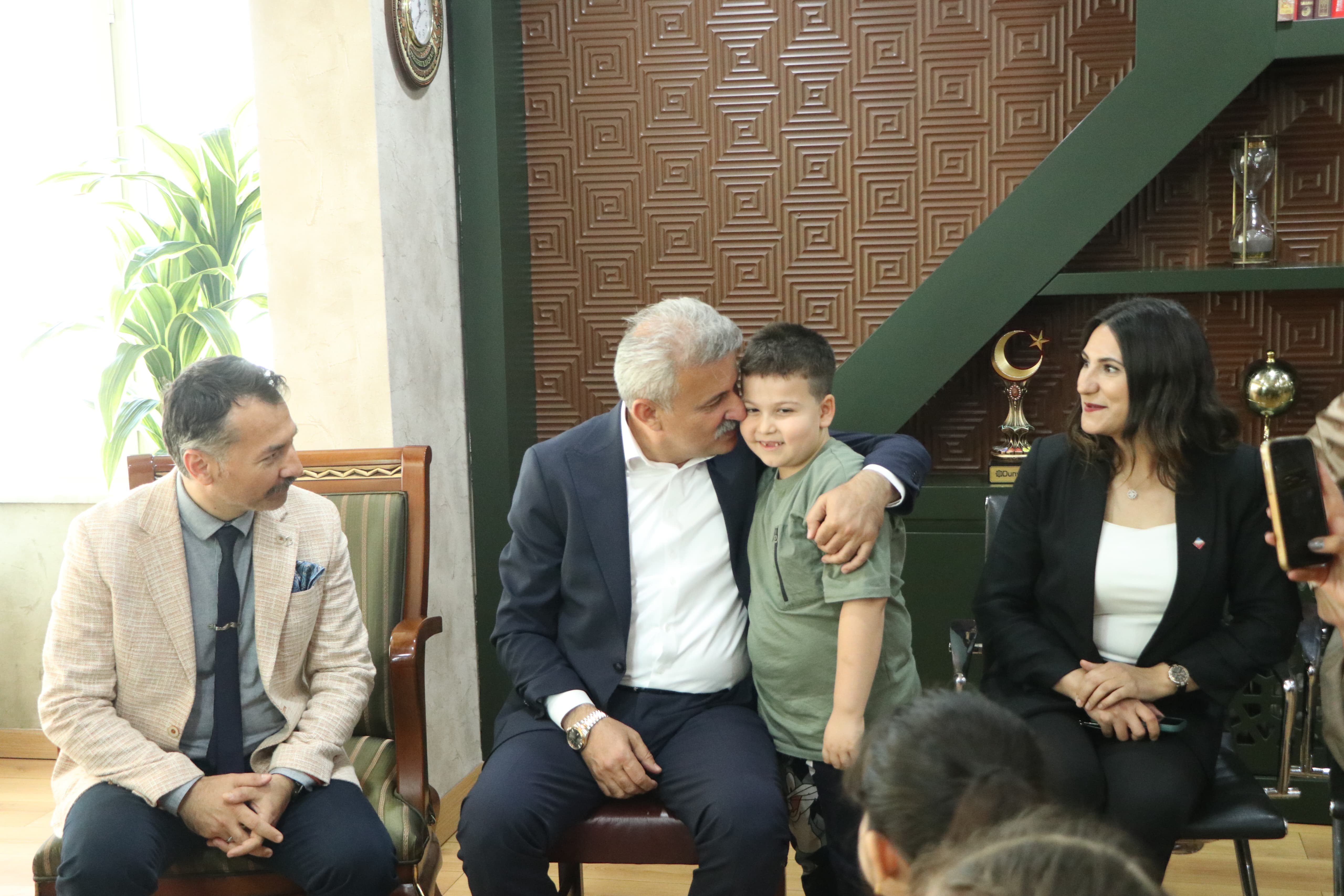 bahceseh-r-kolej-anaokulu-ogrenc-ler-beled-yem-ze-renk-katti